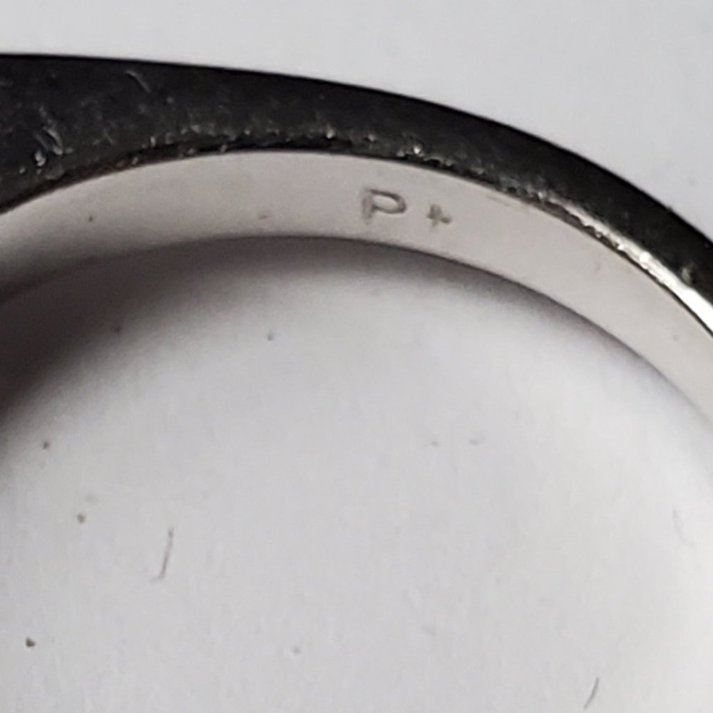 PLATINUM  DIAMOND  RING - Picture 6 of 6